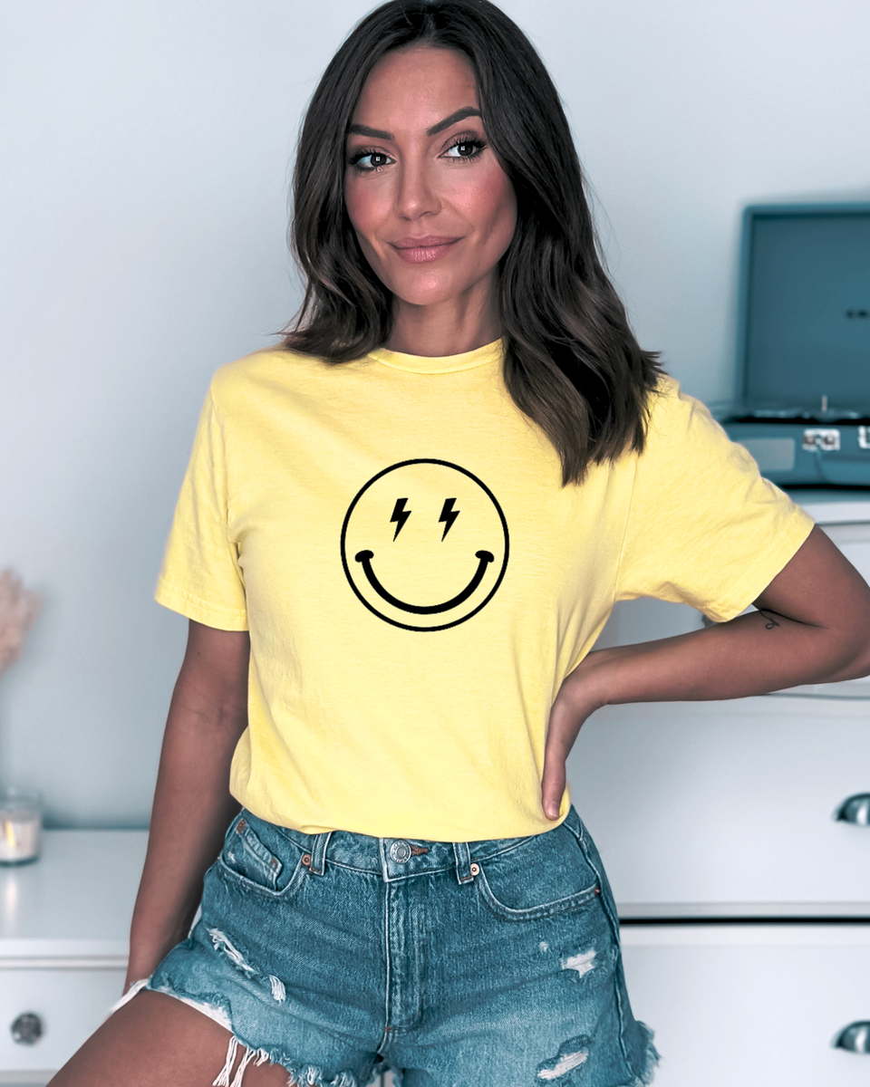 Smiley Face T-shirt – Desert Raine Clothing